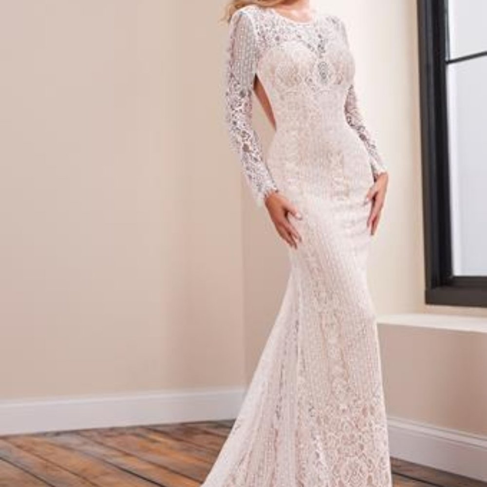 NWT Wedding lace nude dress Sz 6